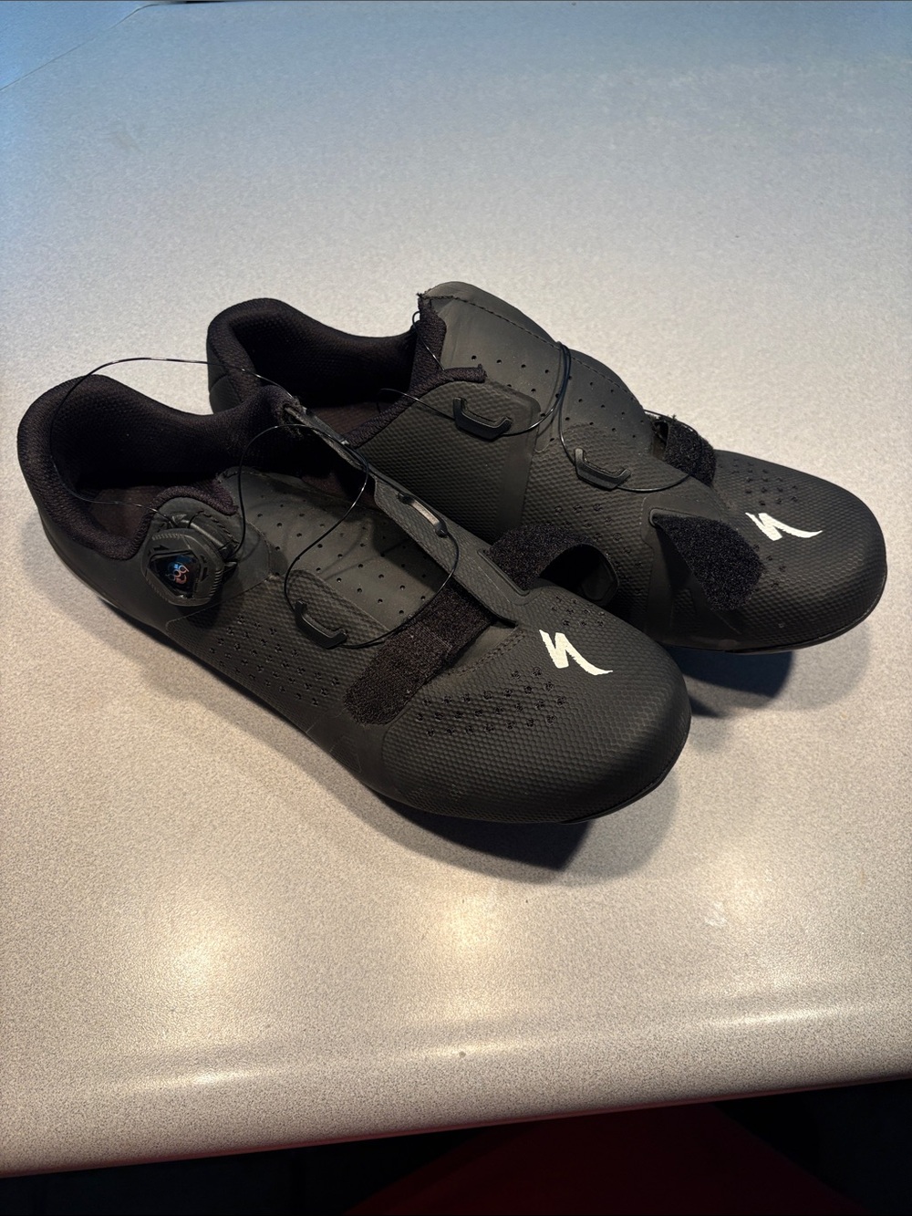 Specialized Men’s Black Road Cycling Shoes with Dial Closure with Shimano  Pedal